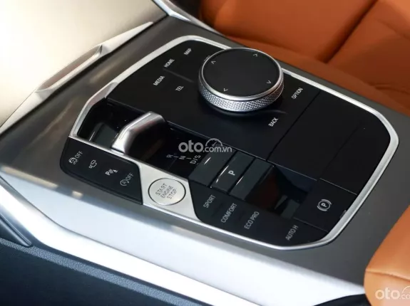 BMW 320i Sport Line 2025 - Ưu đãi độc quyền tháng 3