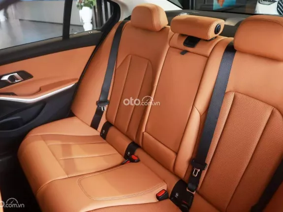 BMW 320i Sport Line 2025 - Ưu đãi độc quyền tháng 3