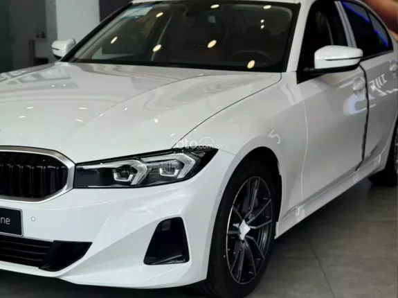 BMW 320i Sport Line 2025 - Ưu đãi độc quyền tháng 3