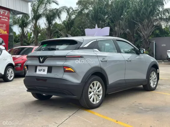 VinFast VF6 Eco 2025 - Tặng bộ phụ kiện chính hãng