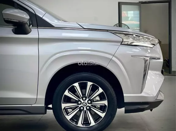 Toyota Veloz Cross 1.5 CVT 2024 - Model 2025 Đỉnh Cao Siêu Lướt