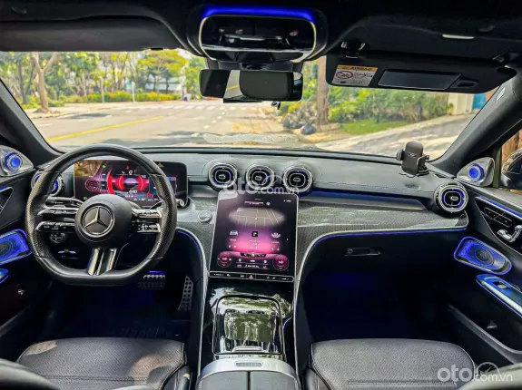 Mercedes-Benz GLC 300 4Matic 2023 - Sedan hạng sang, thể thao, đẳng cấp
