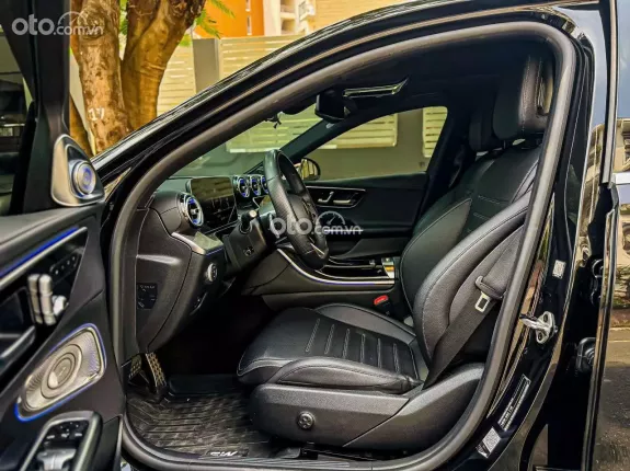 Mercedes-Benz GLC 300 4Matic 2023 - Sedan hạng sang, thể thao, đẳng cấp