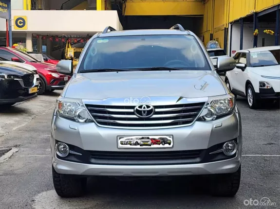 Toyota Fortuner 2.7 V 4X4 AT 2015 - Hàng hiếm đời 2015, ODO cực thấp