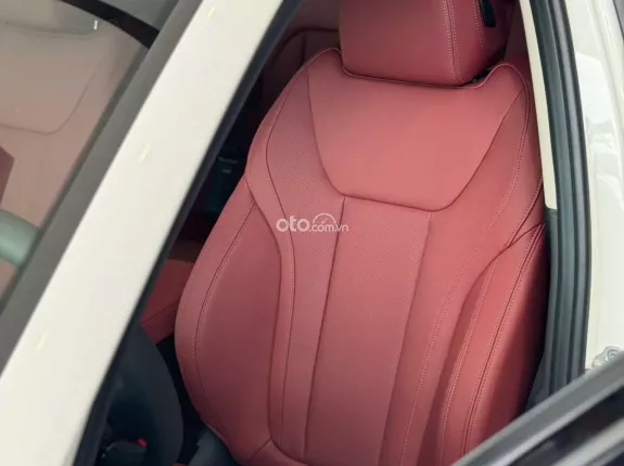 BMW 320i M Sport 2025 - Giá tốt nhất HCM