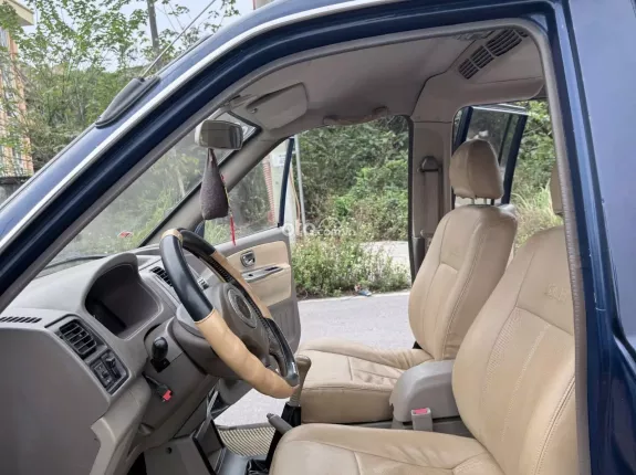 Mitsubishi Jolie 2.0 MT 2004 - Bán Mitsubishi Jolie SS 2.0 đời 2004. Xe cơ quan thanh lý vẫn đẹp