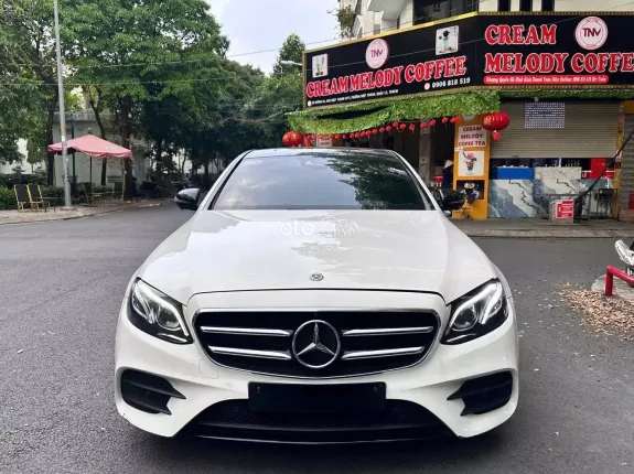 Mercedes-Benz E300 AMG 2020 - E300 AMG 2020