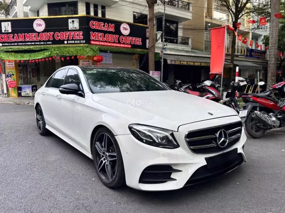 Mercedes-Benz E300 AMG 2020 - E300 AMG 2020