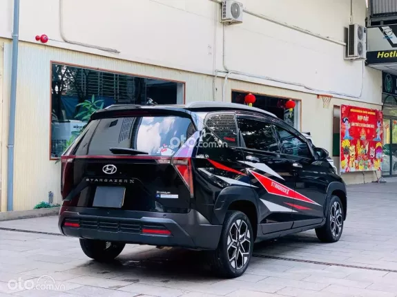 Hyundai Stargazer 1.5 AT Cao cấp 2024 - Xe gia đình 7 chỗ màu đen sang trọng