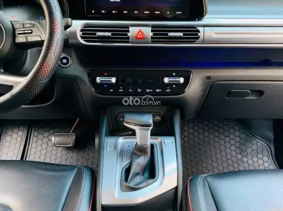 Hyundai Stargazer 1.5 AT Cao cấp 2024 - Xe gia đình 7 chỗ màu đen sang trọng