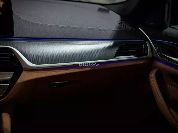 BMW 520i 2022 - Ưu đãi độc quyền tháng 3