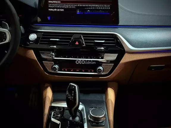 BMW 520i 2022 - Ưu đãi độc quyền tháng 3