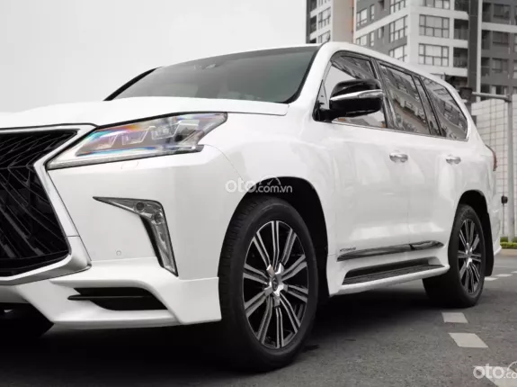 Lexus LX 570 MBS 2019 - Lexus LX 570 Super Sport MBS sx2019 nhập Trung Đông, chạy 6,9 vạn siêu mới