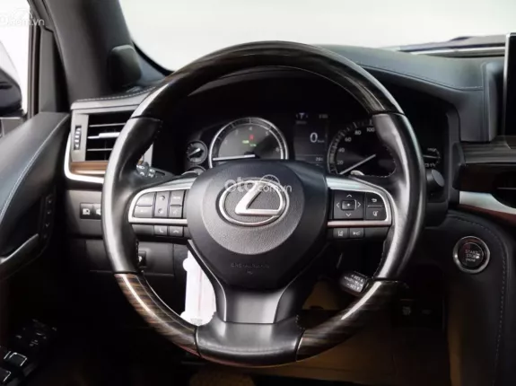 Lexus LX 570 MBS 2019 - Lexus LX 570 Super Sport MBS sx2019 nhập Trung Đông, chạy 6,9 vạn siêu mới