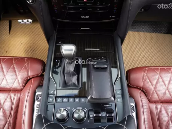 Lexus LX 570 MBS 2019 - Lexus LX 570 Super Sport MBS sx2019 nhập Trung Đông, chạy 6,9 vạn siêu mới