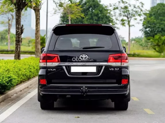 Toyota Land Cruiser 5.7 V8 2016 - Toyota Land Cruiser 5.7 2017