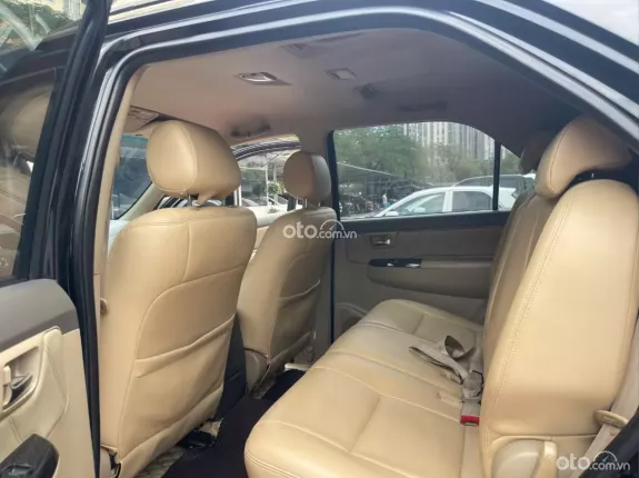 Toyota Fortuner 2.7 V 4X4 AT 2013 - 7 Chỗ Gầm Cao
