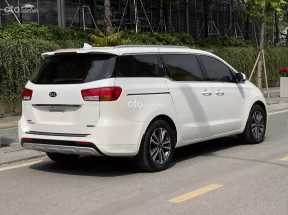 Kia Sedona 2.2 Luxury 2018 - Dịch vụ quá hợp