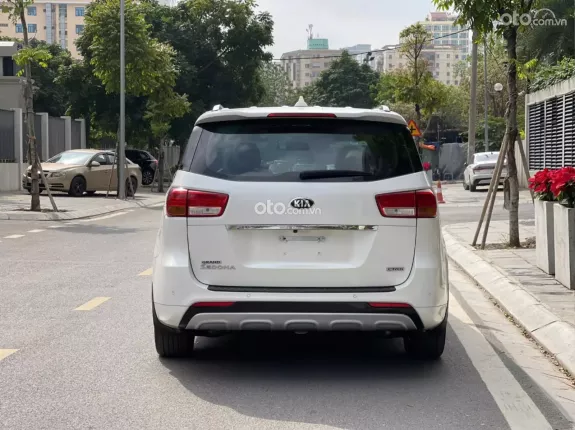 Kia Sedona 2.2 Luxury 2018 - Dịch vụ quá hợp
