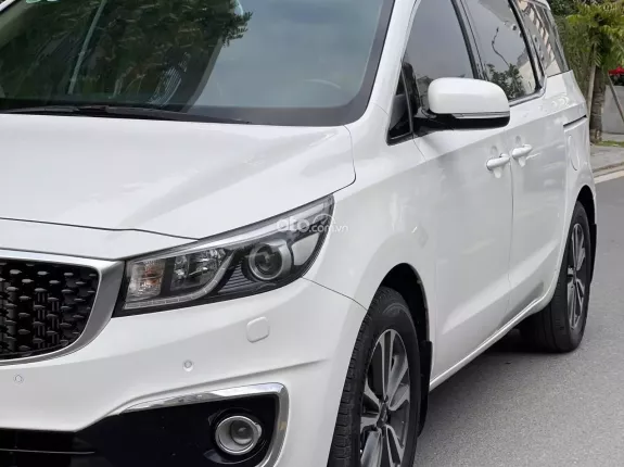 Kia Sedona 2.2 Luxury 2018 - Dịch vụ quá hợp