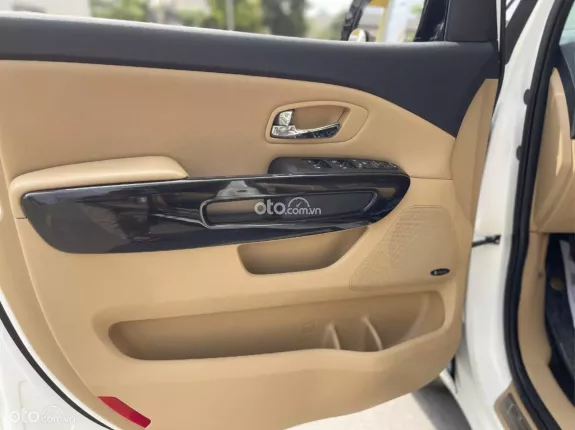 Kia Sedona 2.2 Luxury 2018 - Dịch vụ quá hợp
