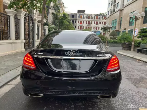 Mercedes-Benz GLC 300 2015 - Xe bản full cực đẹp