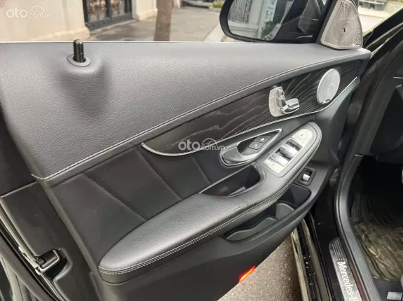 Mercedes-Benz GLC 300 2015 - Xe bản full cực đẹp