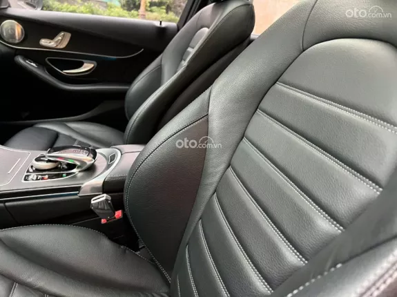 Mercedes-Benz GLC 300 2015 - Xe bản full cực đẹp