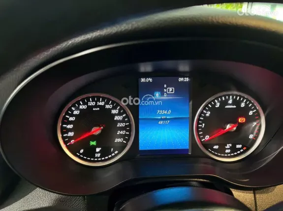 Mercedes-Benz GLC 200 4Matic 2021 - Xe đẹp full lịch sử hãng