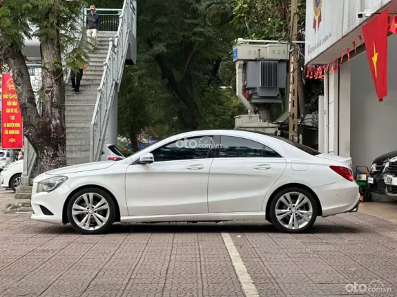 Mercedes-Benz CLA 200 1.6 I4 2015 - Xe màu trắng nội thất đen, giá rẻ