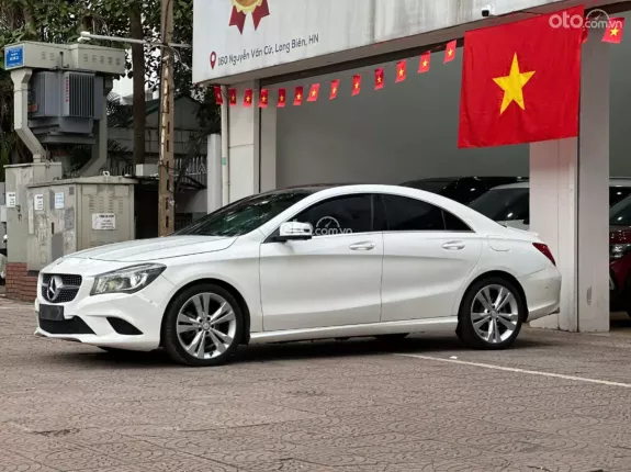 Mercedes-Benz CLA 200 1.6 I4 2015 - Xe màu trắng nội thất đen, giá rẻ