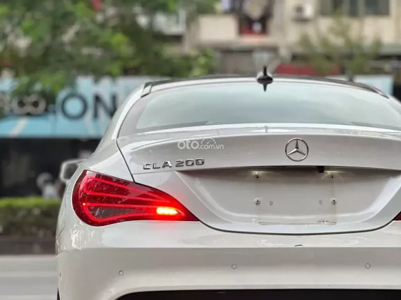 Mercedes-Benz CLA 200 1.6 I4 2015 - Xe màu trắng nội thất đen, giá rẻ