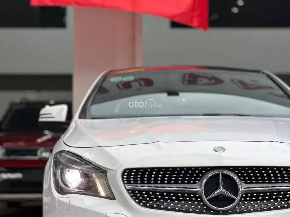 Mercedes-Benz CLA 200 1.6 I4 2015 - Xe màu trắng nội thất đen, giá rẻ