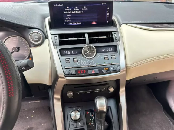 Lexus NX 300 T 2017 - Giá tốt sang tên ngay, xe biển HN 1 chủ