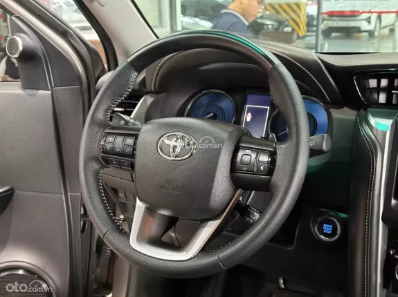 Toyota Fortuner 2.4G 4x2 AT  2023 - BH chính hãng Toyota Sure