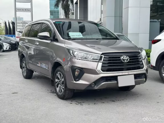 Toyota Innova 2.0E 2022 - Odo 11v cực đẹp