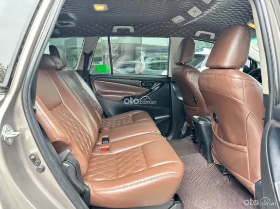 Toyota Innova 2.0E 2022 - Odo 11v cực đẹp