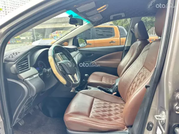 Toyota Innova 2.0E 2022 - Odo 11v cực đẹp