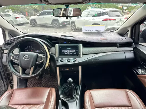 Toyota Innova 2.0E 2022 - Odo 11v cực đẹp