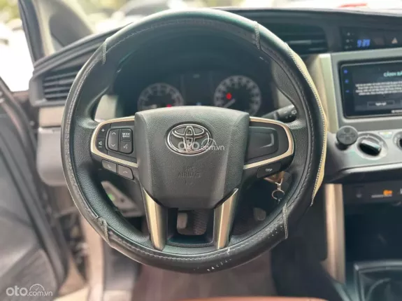 Toyota Innova 2.0E 2022 - Odo 11v cực đẹp
