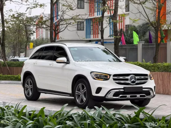 Mercedes-Benz GLC 200 4Matic 2021 - Xe màu trắng, nội thất kem sang trọng