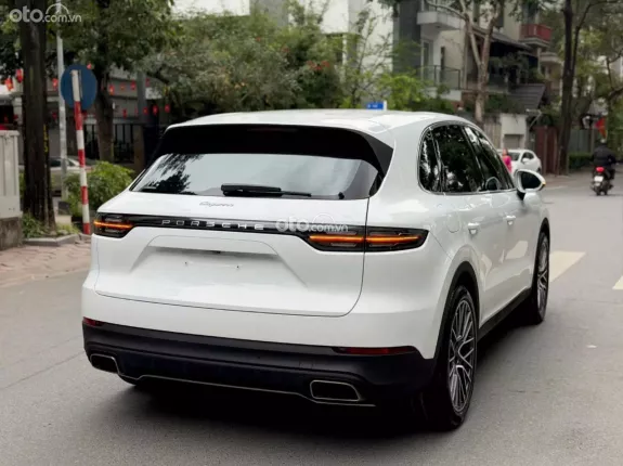 Porsche Cayenne Phiên bản khác 2018 - Lăn bánh 6v miles