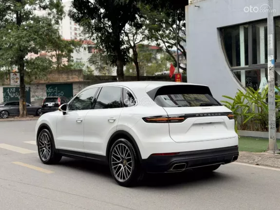 Porsche Cayenne Phiên bản khác 2018 - Lăn bánh 6v miles