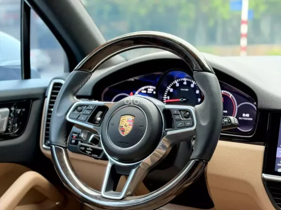 Porsche Cayenne Phiên bản khác 2018 - Lăn bánh 6v miles