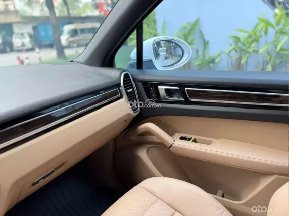 Porsche Cayenne Phiên bản khác 2018 - Lăn bánh 6v miles