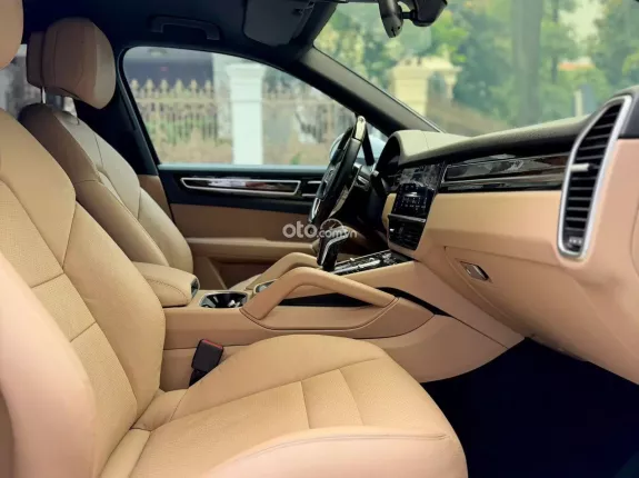 Porsche Cayenne Phiên bản khác 2018 - Lăn bánh 6v miles
