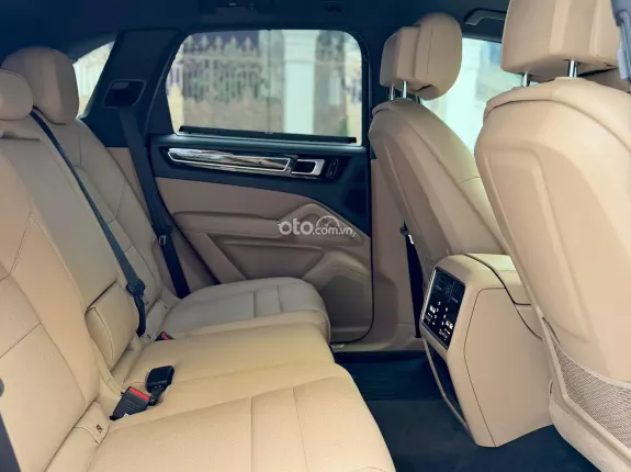 Porsche Cayenne Phiên bản khác 2018 - Lăn bánh 6v miles