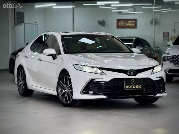 Toyota Camry 2.0Q 2023 - Hỗ trợ vay ngân hàng tối đa 60-70% với lãi suất tốt nhất