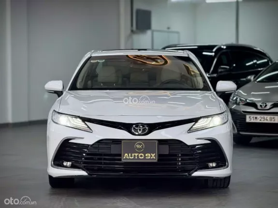 Toyota Camry 2.0Q 2023 - Hỗ trợ vay ngân hàng tối đa 60-70% với lãi suất tốt nhất