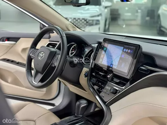 Toyota Camry 2.0Q 2023 - Hỗ trợ vay ngân hàng tối đa 60-70% với lãi suất tốt nhất